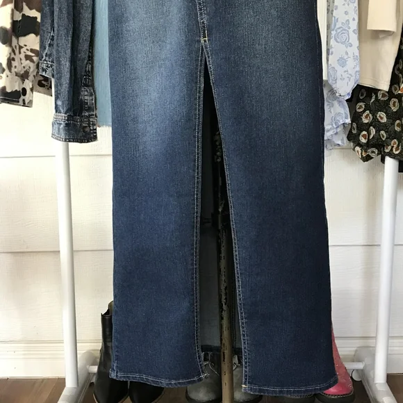 1822 Denim Dark Navy High Rise NWOT Maxi Skirt Womens Size 28 Inch Waist - Picture 8 of 9